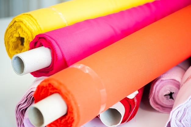 Napisy na tkaninach cyfrowo gwarantują kreatywne projekty